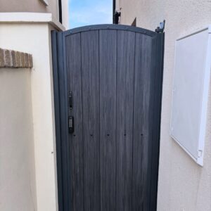 Composite Side Gates Manual 3 - Image 1
