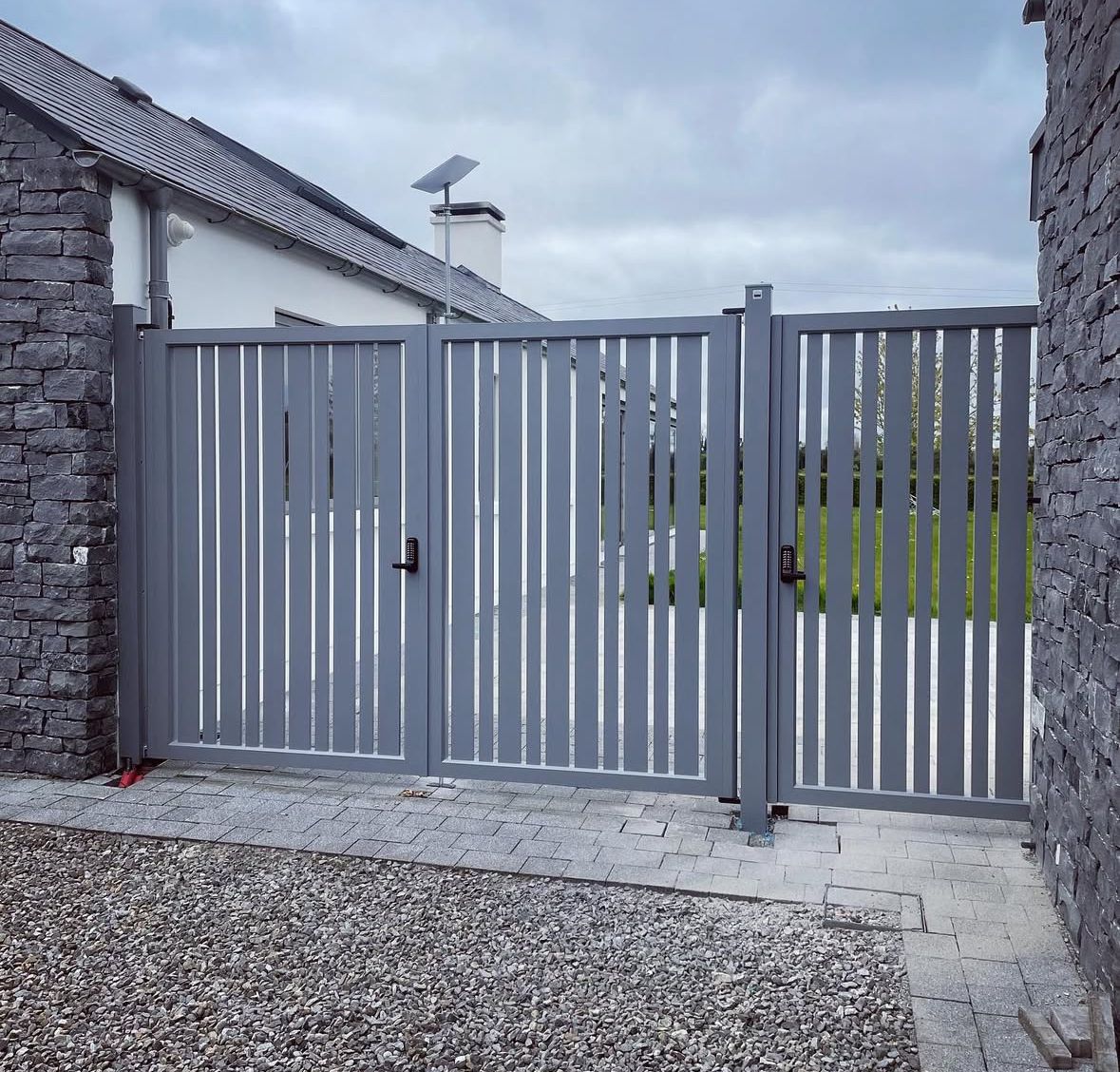 Aluminium Entrance Gates Manual 4