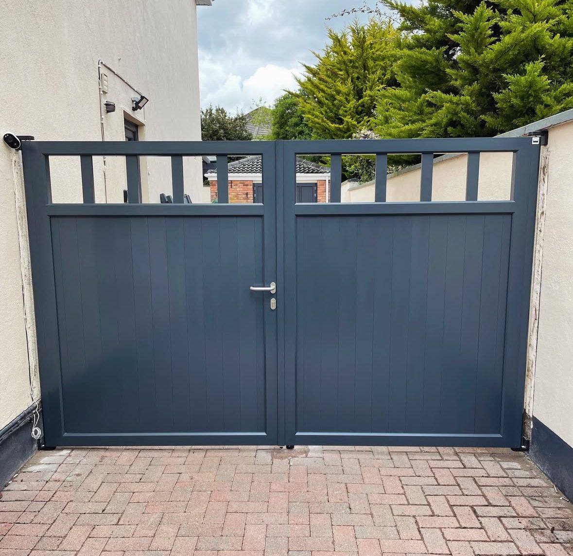 Aluminium Entrance Gates Manual 5