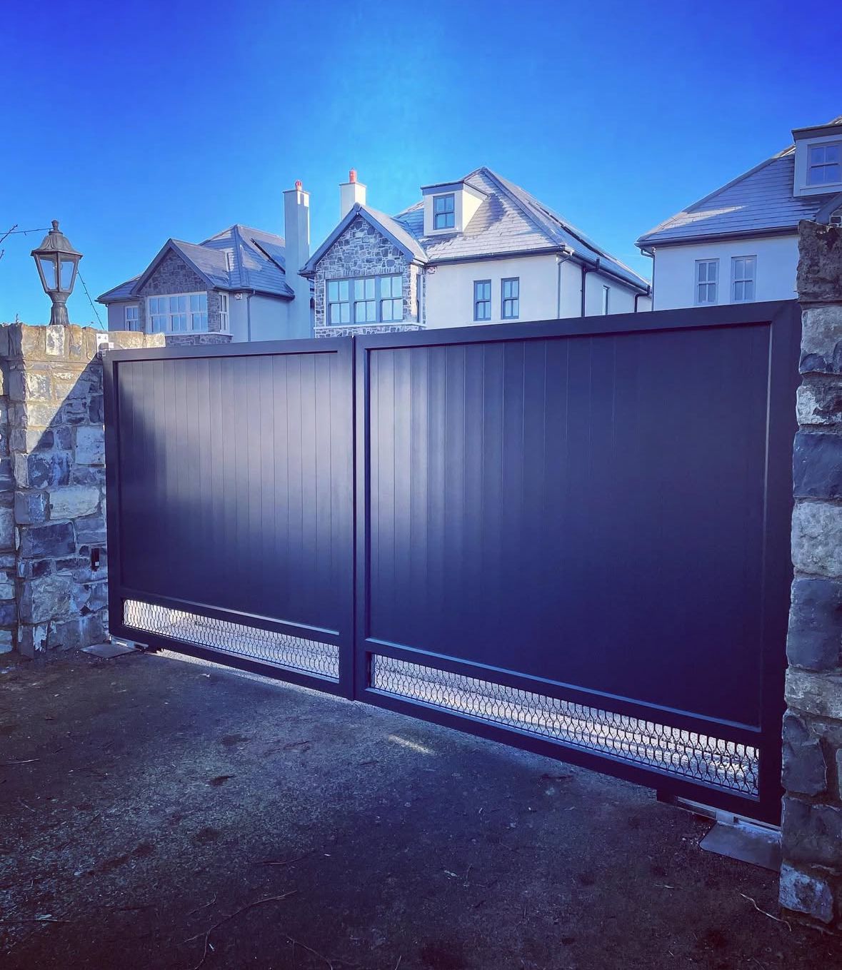 Aluminium Entrance Gates Automated 5