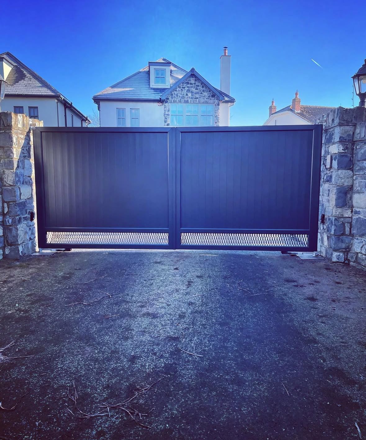Aluminium Entrance Gates Automated 7