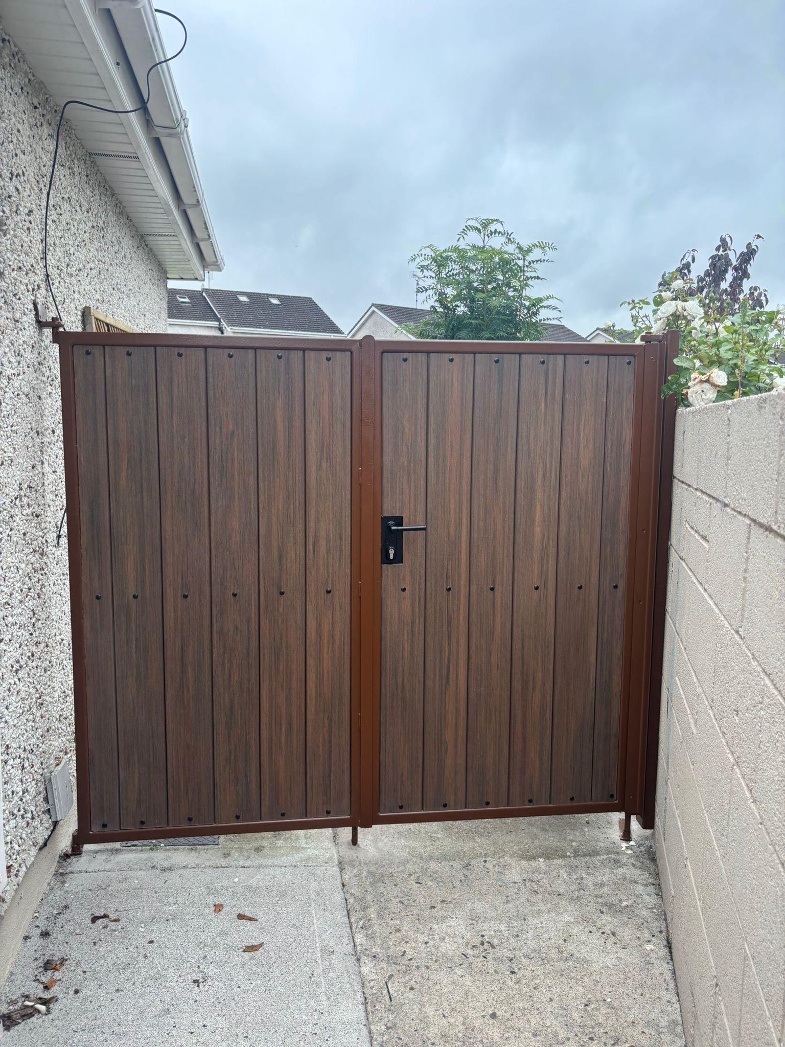Composite Side Gates Manual 9
