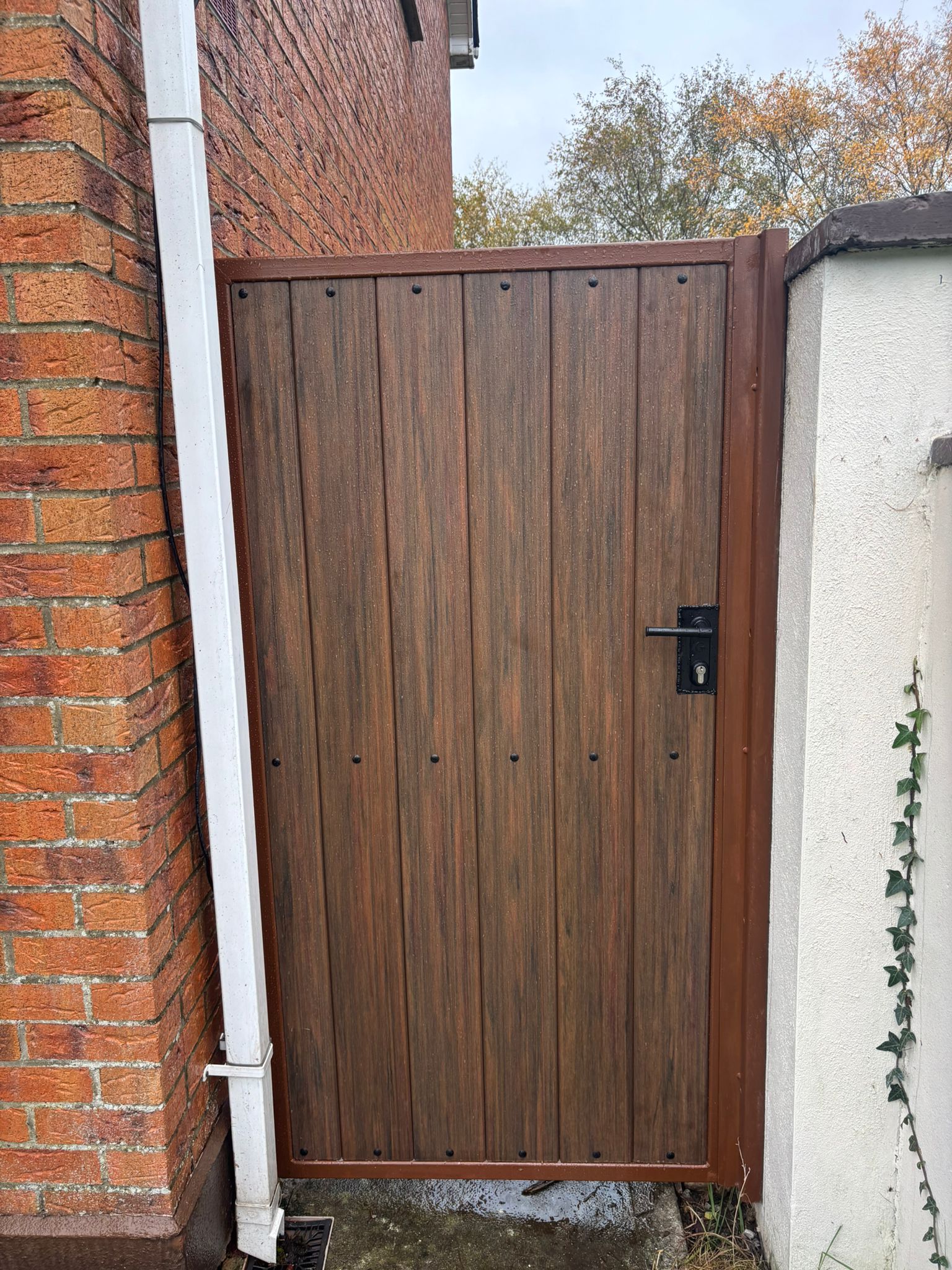 Composite Side Gates Manual 16