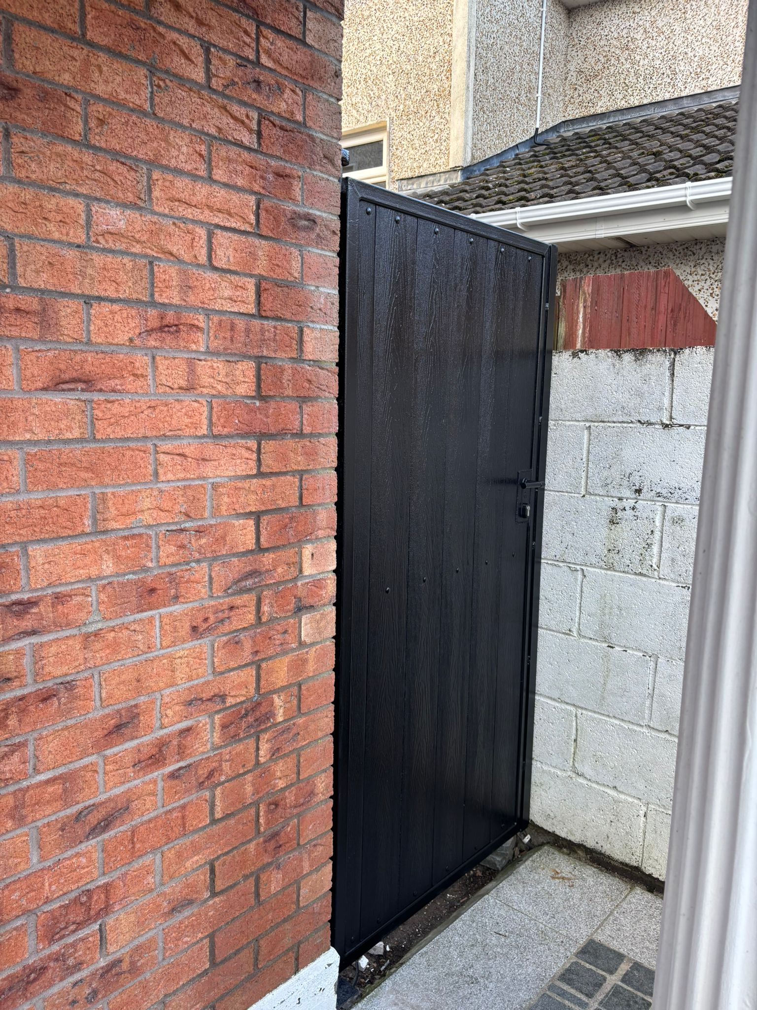 Composite Entrance Gates Manual  18