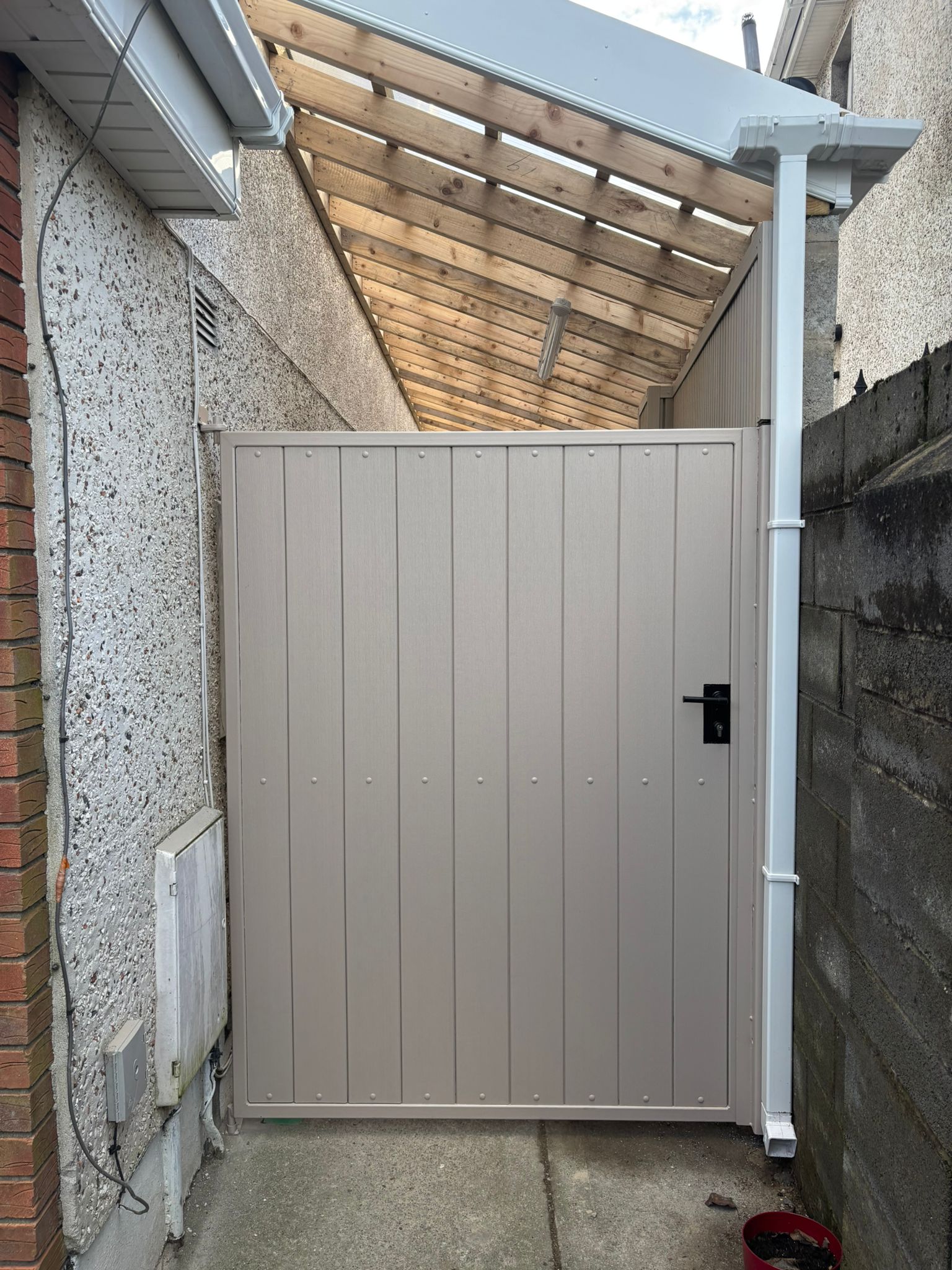 Composite Entrance Gates Manual  21