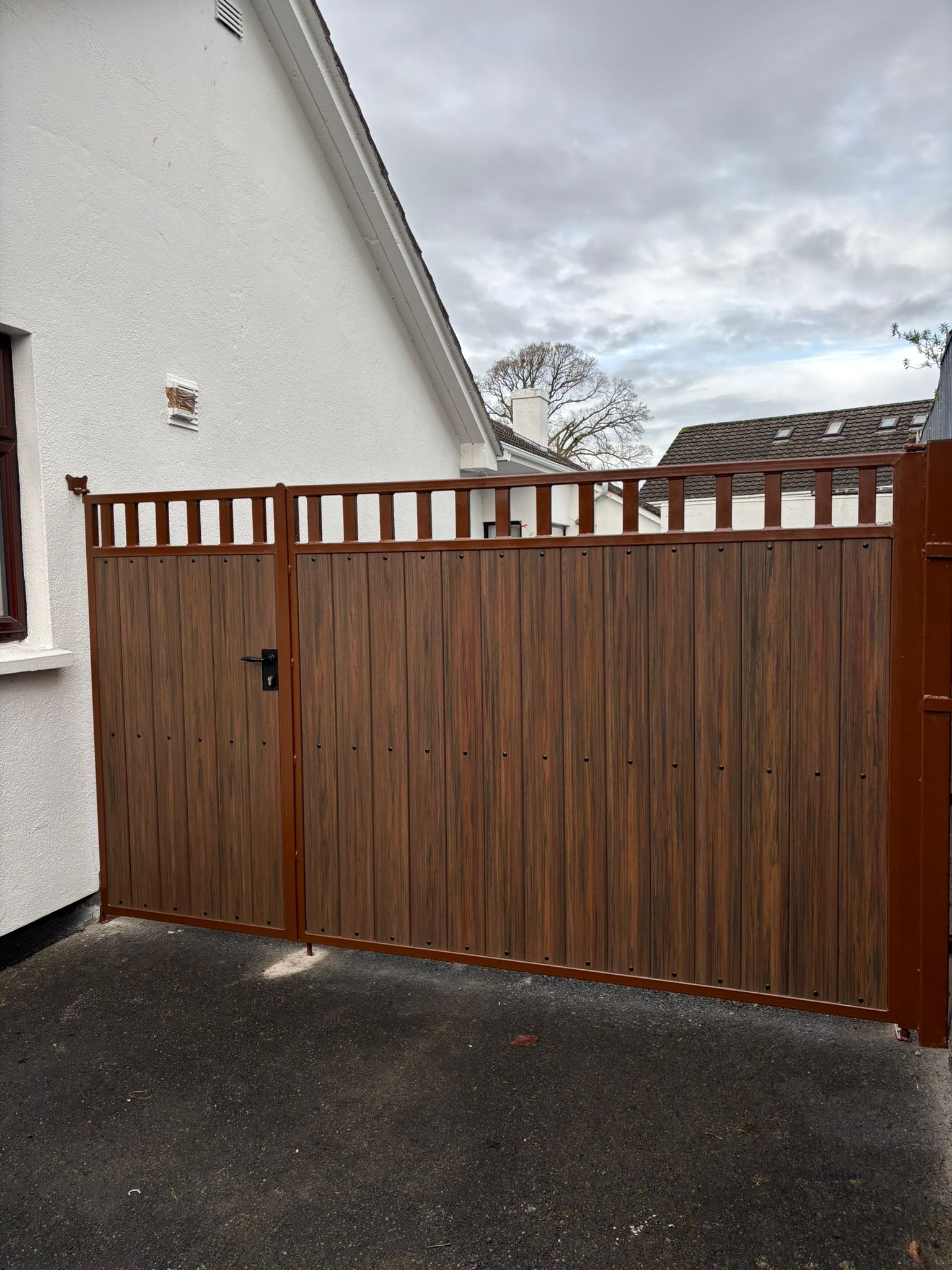 Composite Entrance Gates Manual  25