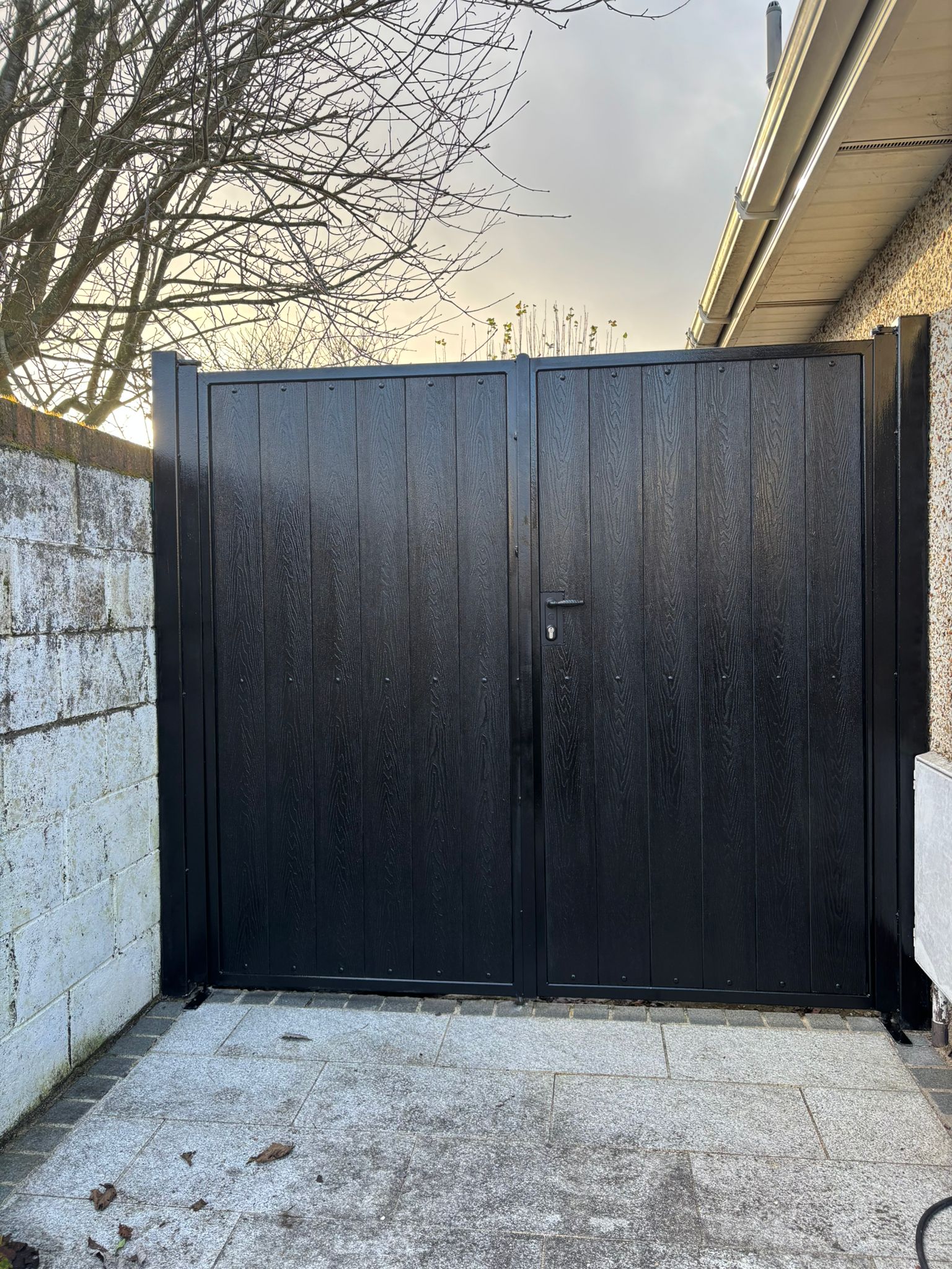 Composite Entrance Gates Manual  17