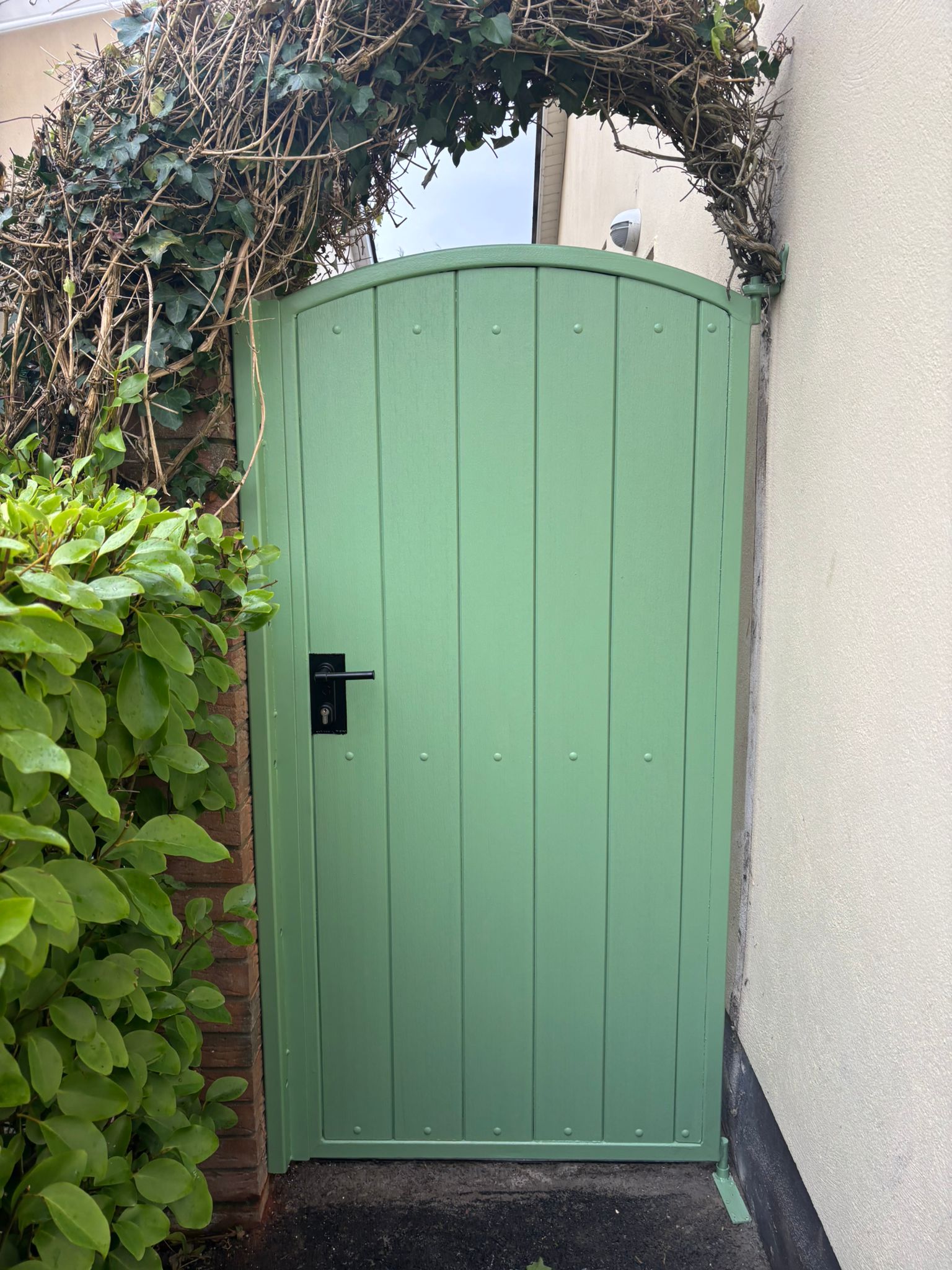 Composite Entrance Gates Manual  23